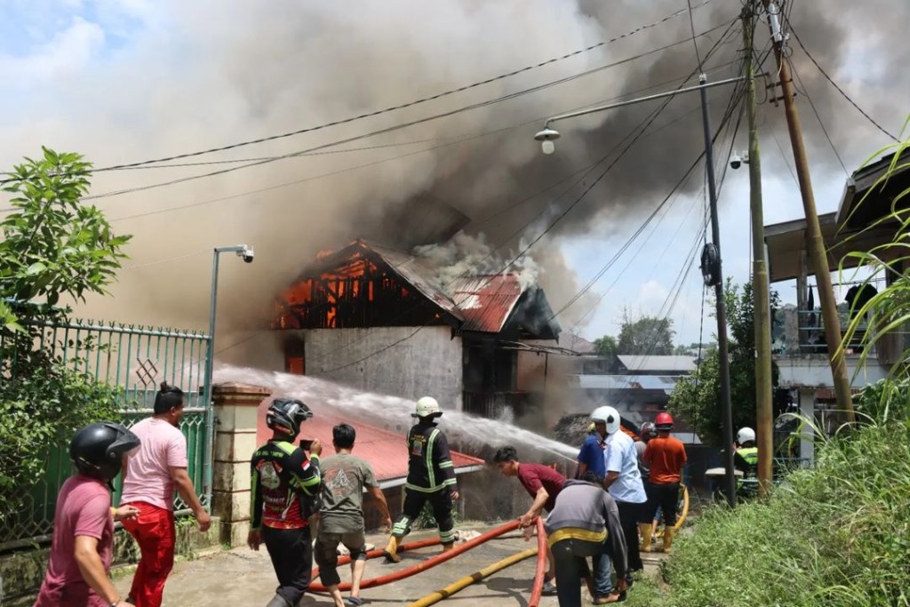 Kebakaran di Jalan AW. Syahranie