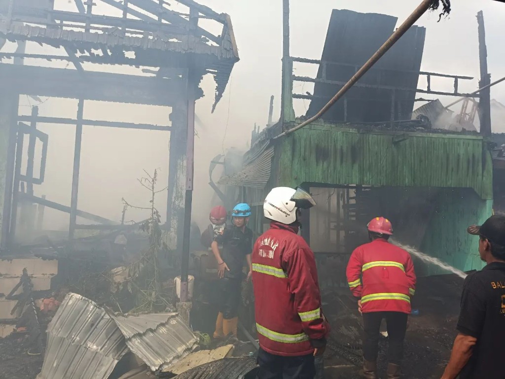 Kebakaran di Jalan Adam Malik