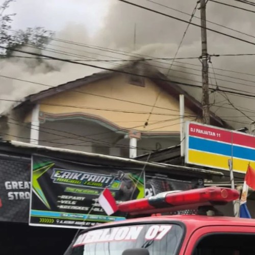 Kebakaran di Jalan Poros Samarinda-Bontang