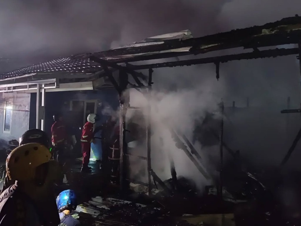 Kebakaran di Jalan Toyib Hadiwijaya