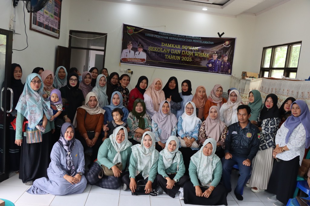 Disdamkarmat Samarinda gelar kegiatan Damkar Sowan Sekolah dan Dasa Wisma di Kelurahan Gunung Lingai