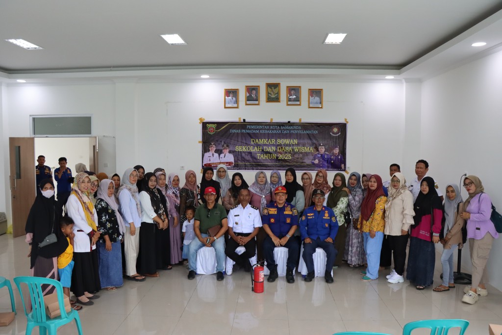 Disdamkarmat Samarinda gelar kegiatan Damkar Sowan Sekolah dan Dasa Wisma di Kelurahan Rawa Makmur