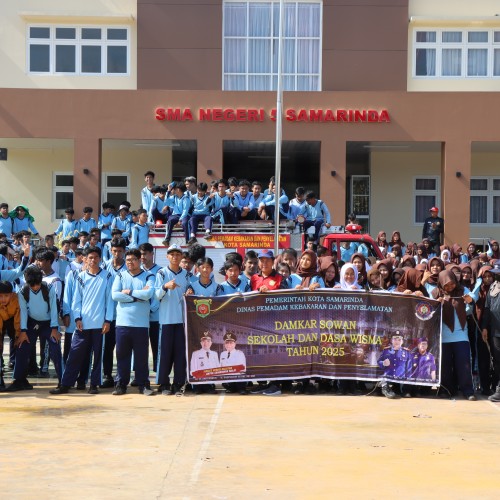 Damkar Sowan Sekolah dan Dasawisma di SMAN 5 Samarinda