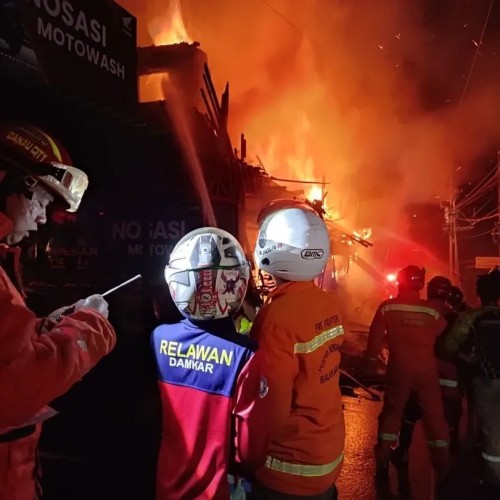 Kebakaran di Wolter Monginsidi