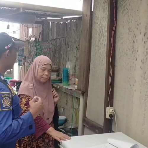Dinas Damkar Samarinda laksanakan pemeriksaan Instalasi Listrik di Rumah Warga