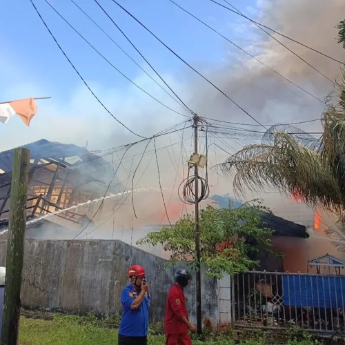 Kebakaran di Komplek Perumahan Dosen Unmul Rumbia