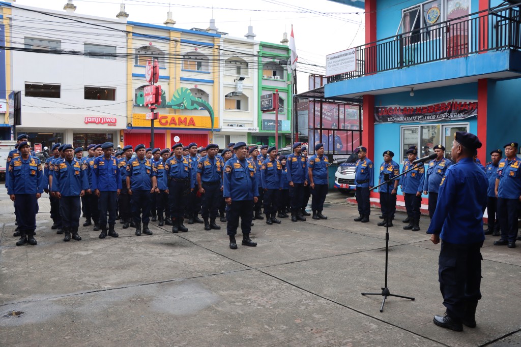 Dinas Damkarmat Kota Samarinda melaksanakan apel gabungan rutin perdana di tahun 2026